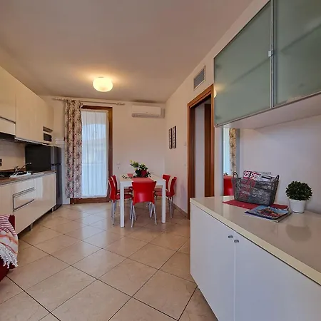 Appartement Beautiful Flat In With Pool Bibione